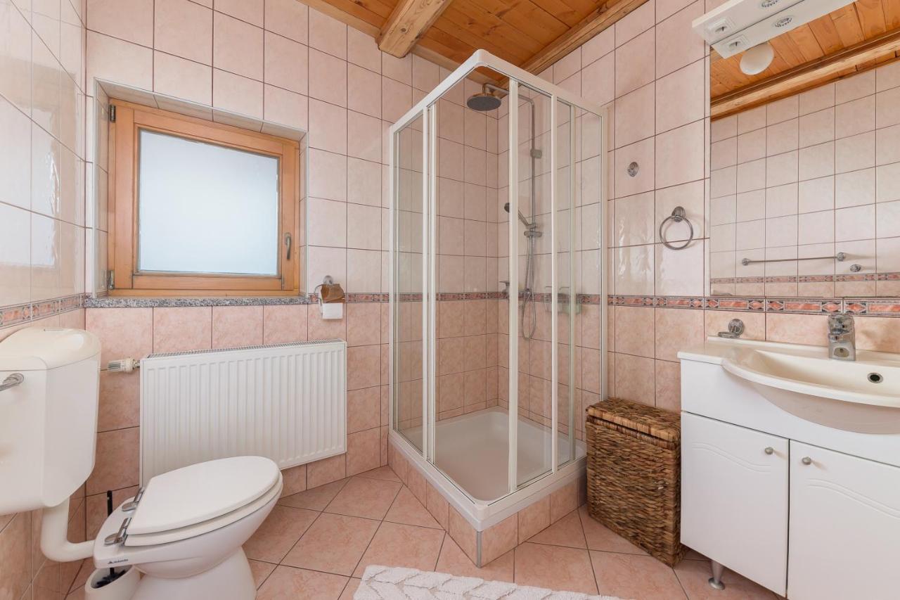 Svisla Lägenhet Kranj Exteriör bild